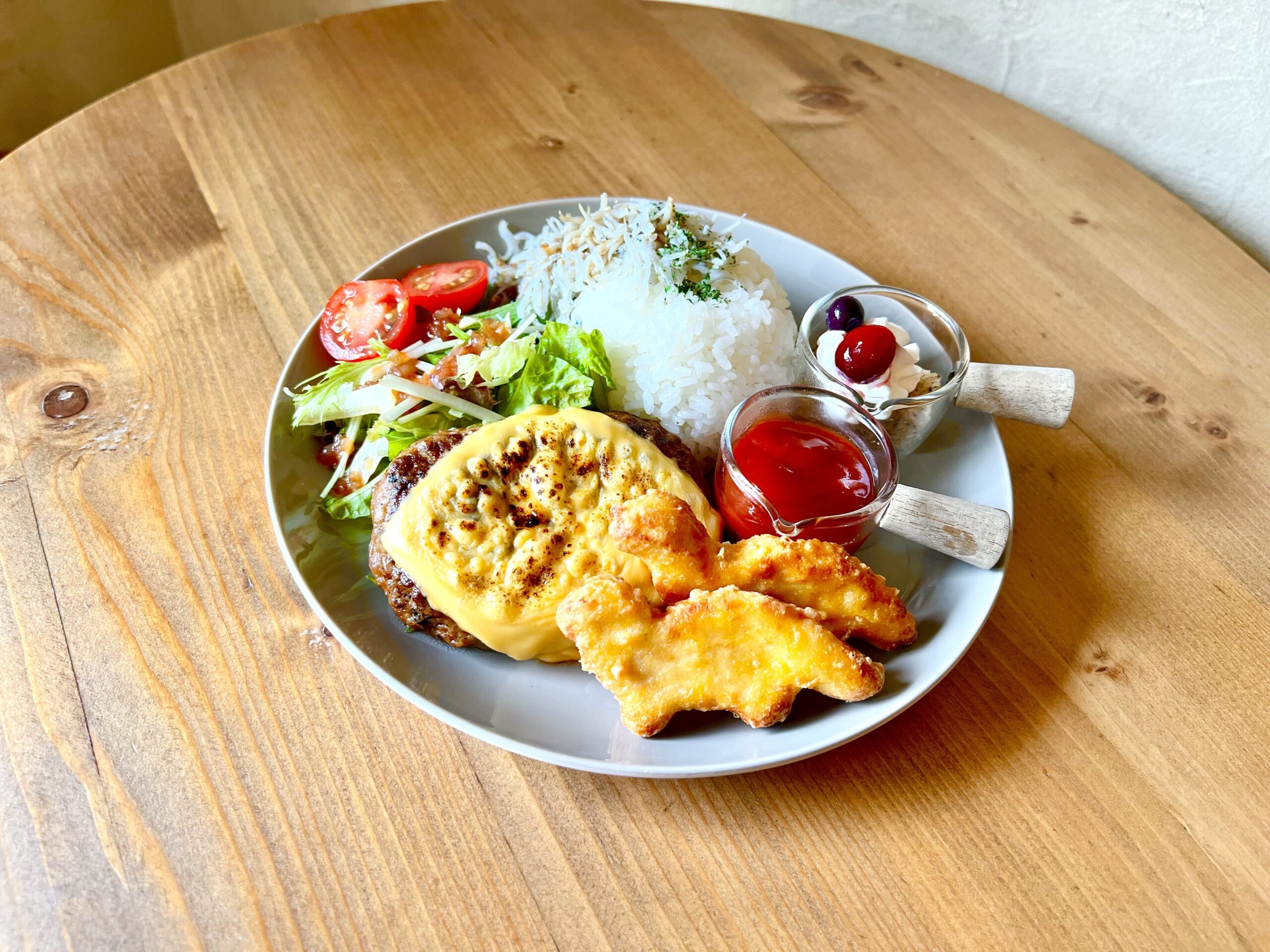炙りドラゴンしらすプレート